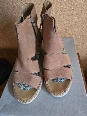 Franco Sarto Tan Nola Espadrille Wedge Sandals Size 6.5
